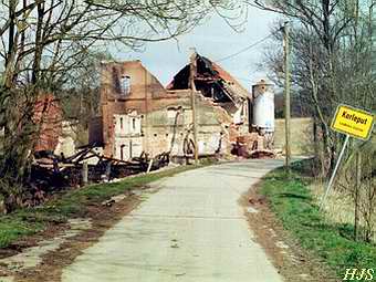 Wassermhle Korleput - Dorfeingang 1997