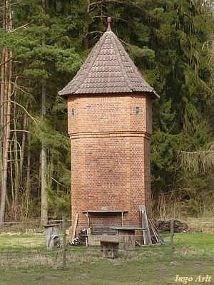 Trafohaus in Form eines Wasserturmes in Neu Sammit